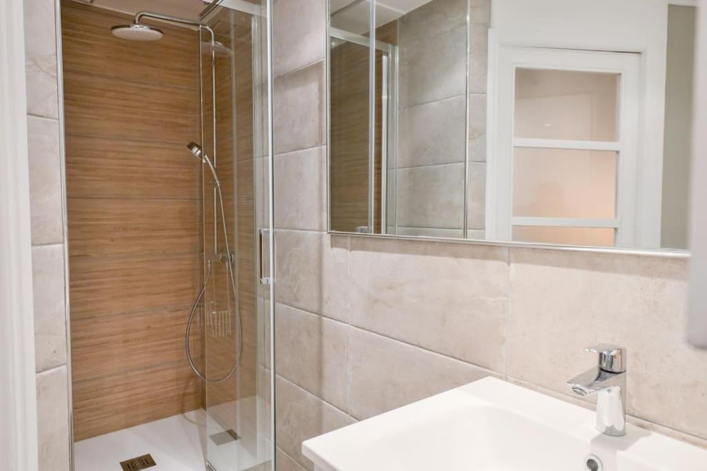 Cosy Appartement En Plein Marais Paris Exterior photo